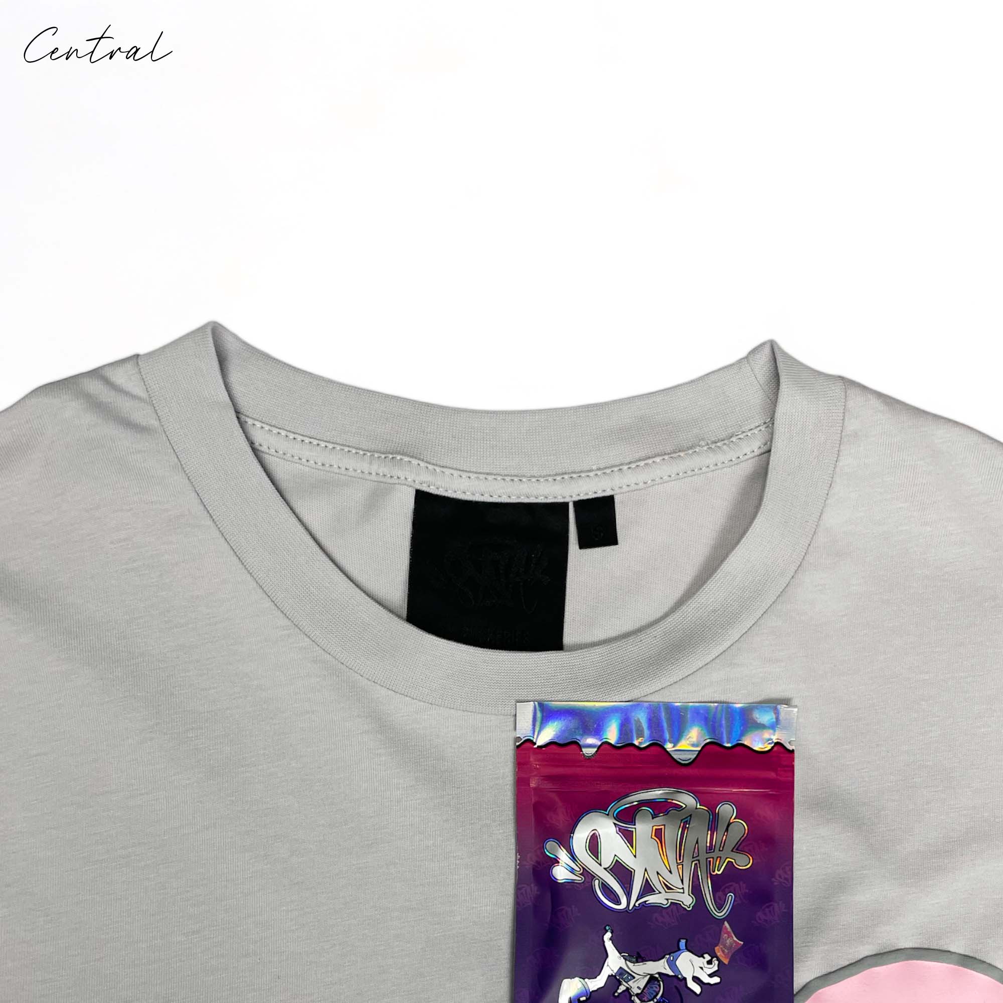 Gray and pink Syna World short set featuring a T-shirt and shorts by Closed, displayed on a neutral background.