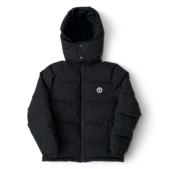 Trapstar Irongate black detachable hooded puffer jacket with a sleek design and warm puffer material.