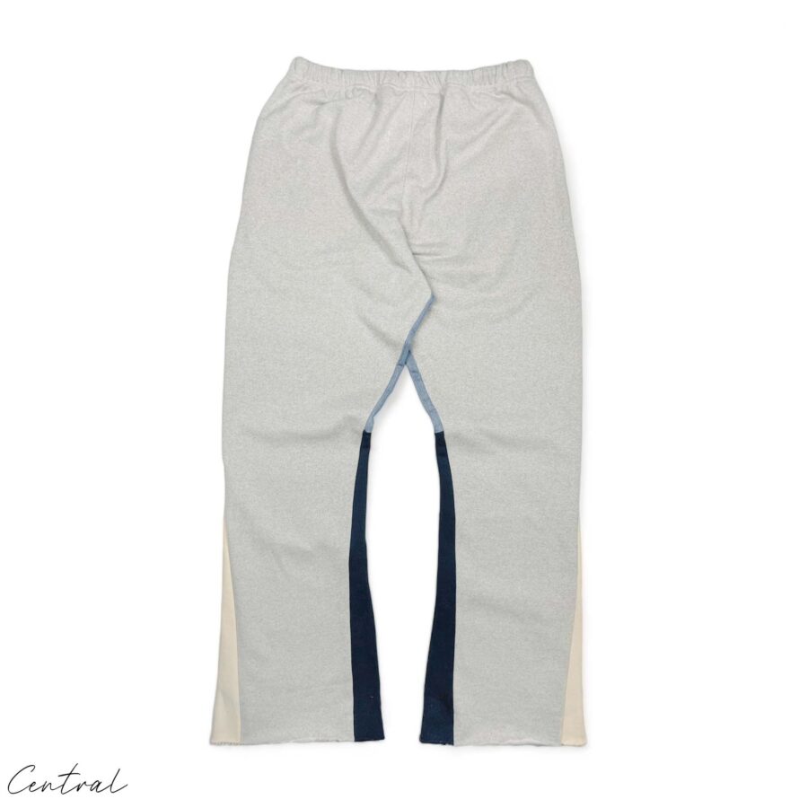 Gallery Dept flared sweatpants by central ae in a relaxed fit with an elastic waistband and side pockets.