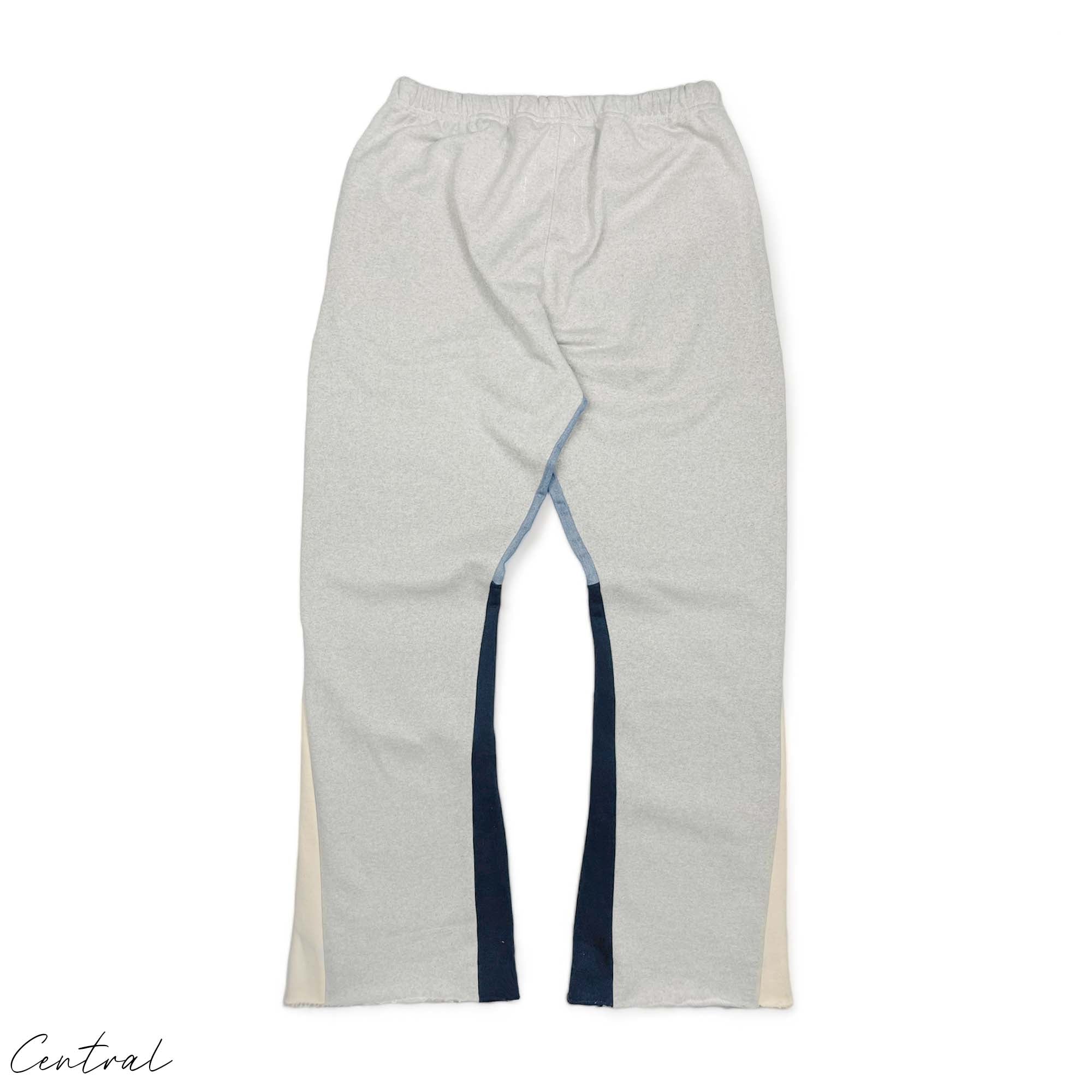 Gallery Dept flared sweatpants by central ae in a relaxed fit with an elastic waistband and side pockets.