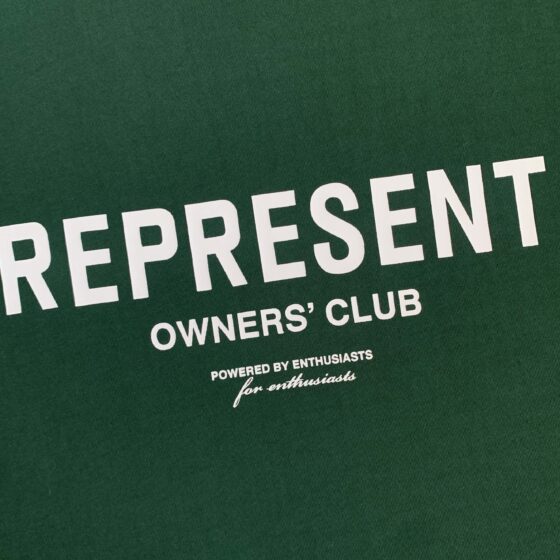 Racing Green REPRESENT OWNERS CLUB T-shirt featuring a classic crew neck and short sleeves.