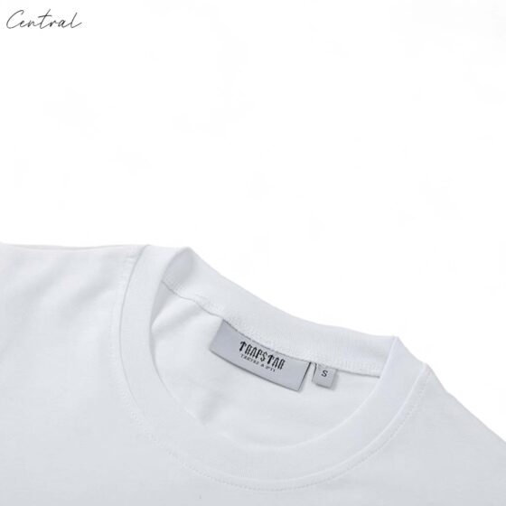 Central AE Trapstar Shooters short set featuring a stylish t-shirt and matching shorts in a casual look.