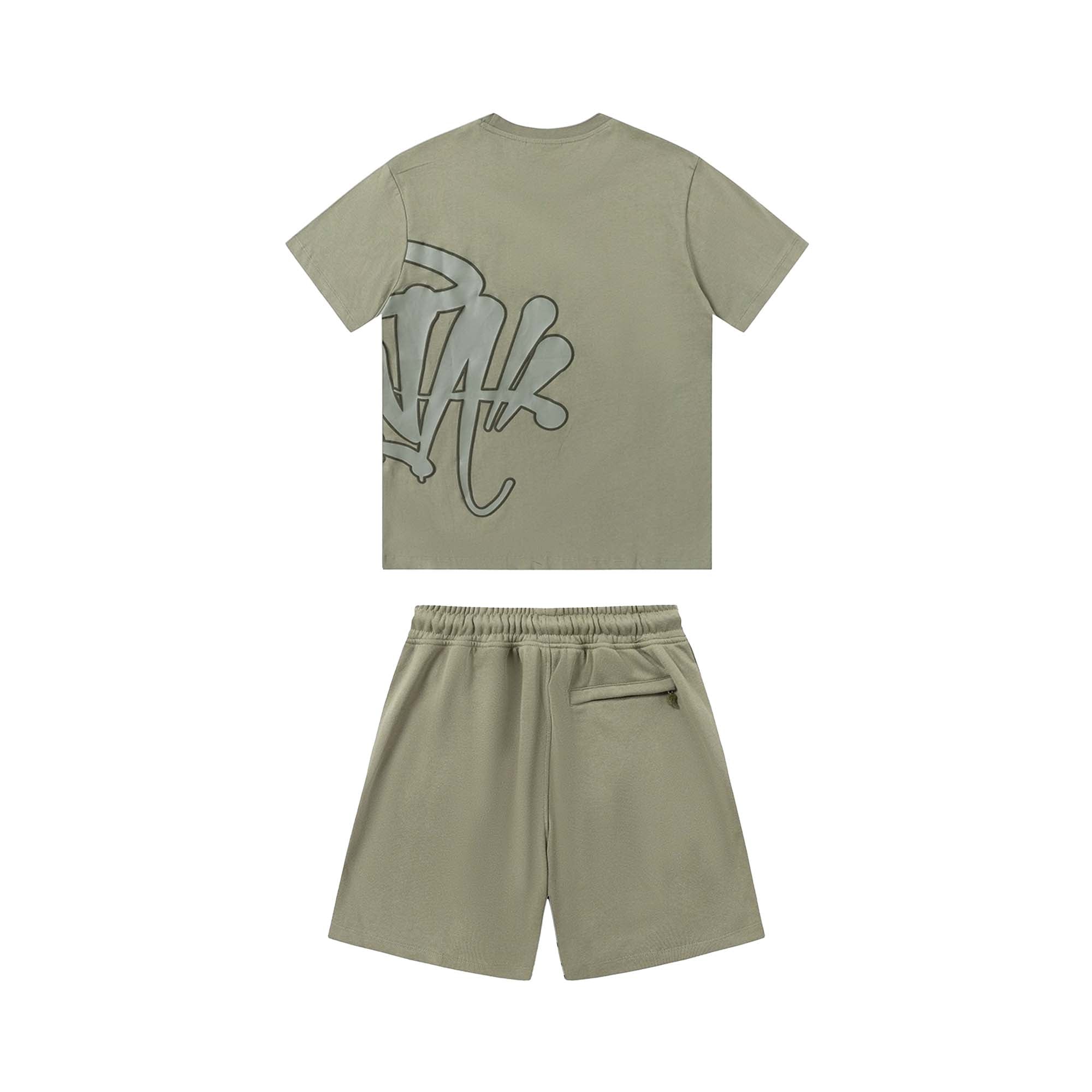 Central Syna World short set in green featuring a matching t-shirt and shorts, displayed on a neutral background.