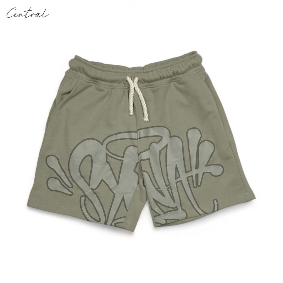 Central Syna World short set in green featuring a matching t-shirt and shorts, ideal for casual summer wear.