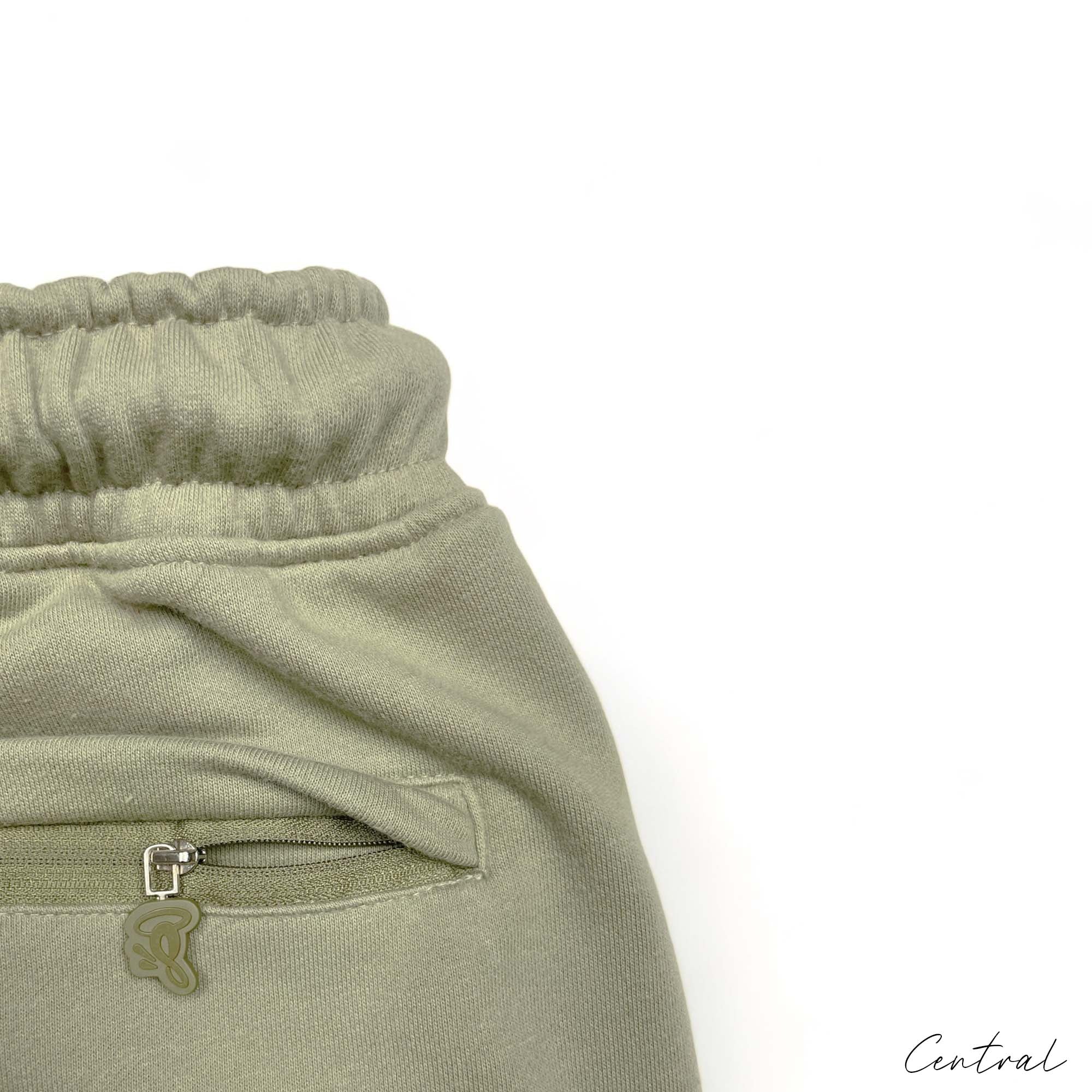 Central Syna World short set in green featuring a matching t-shirt and shorts, ideal for casual summer wear.