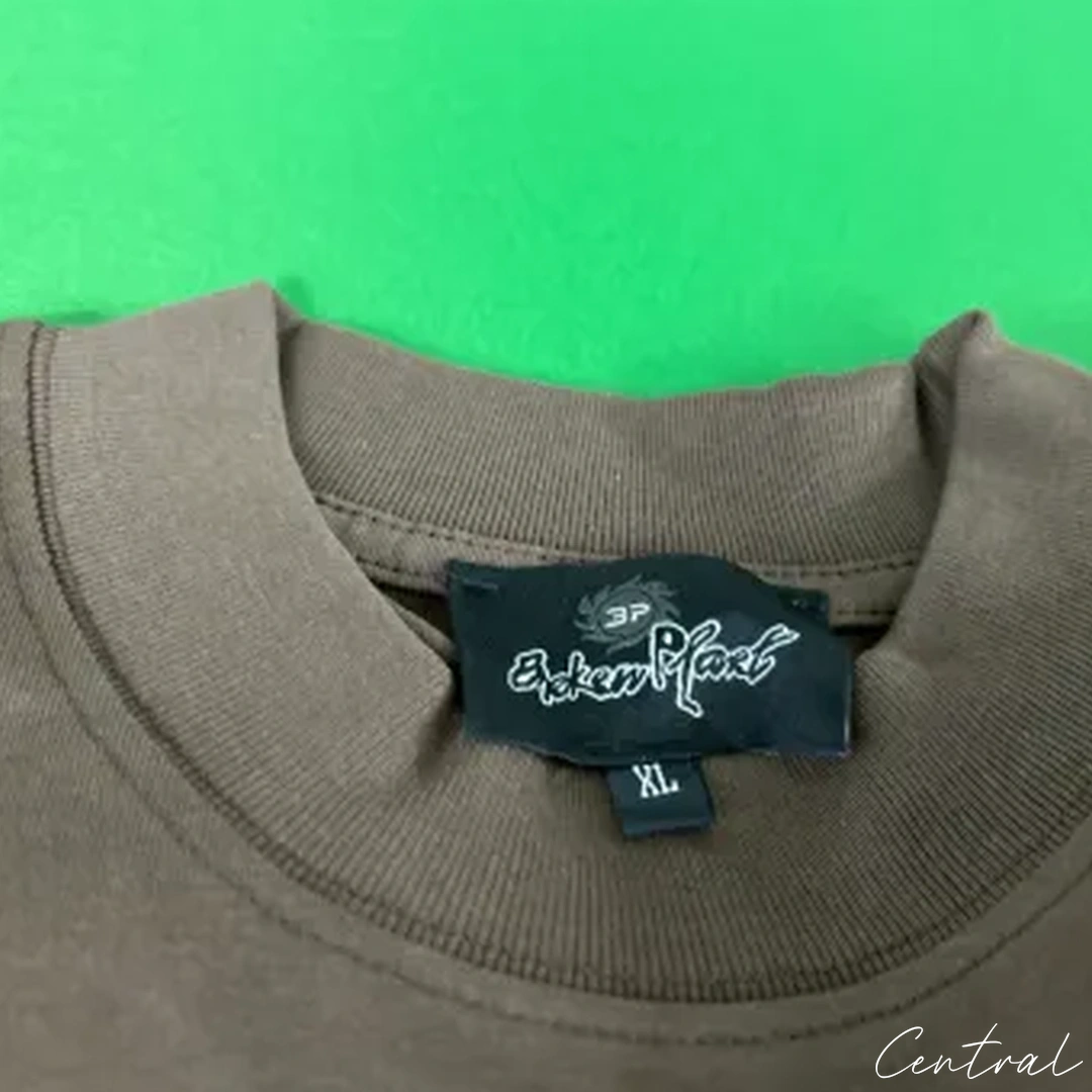 Broken Planet space trails T-Shirt - Brown