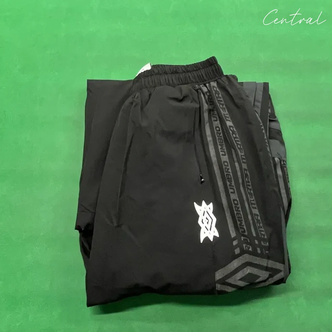 Mertra SweatPants - black