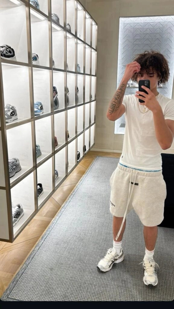 Essential Short “Light grey” - Model Photo