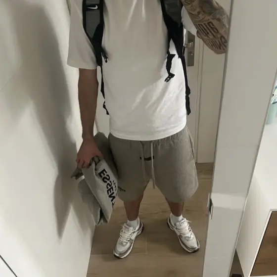 Essential Short “Grey” - Model Photo