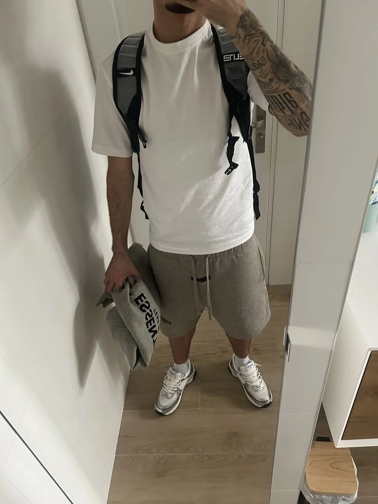 Essential Short “Grey” - Model Photo