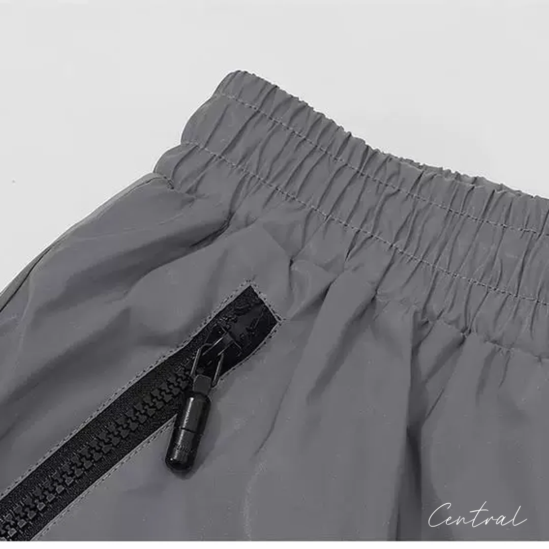 Rhude Oversized Logo Zip-Pocket Shorts - Reflective Grey