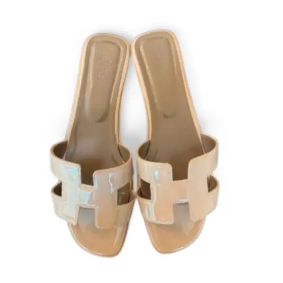 Hermès Oran Sandal - Patent leather nude