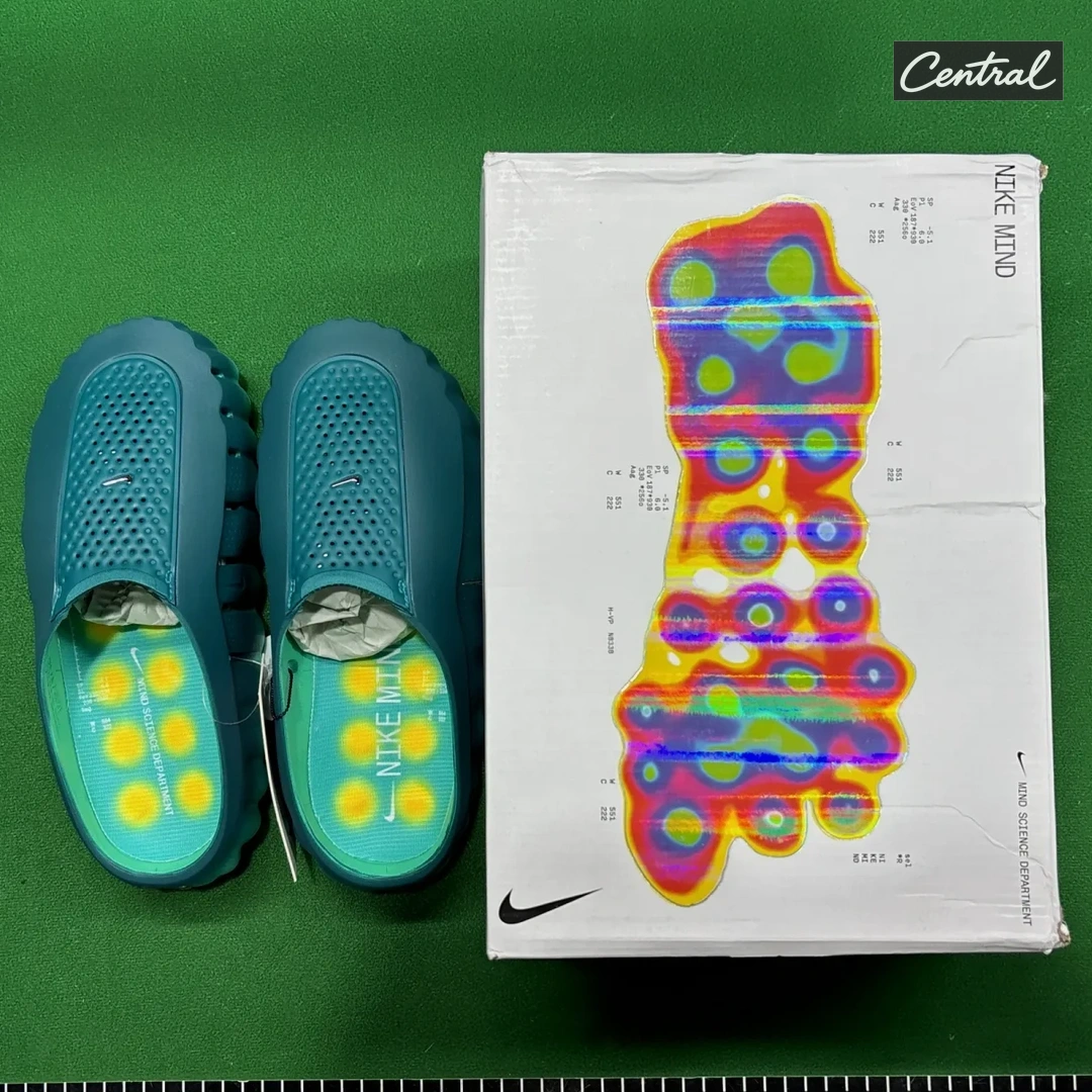 Nike Mind 001 Pregame Mules - blue green