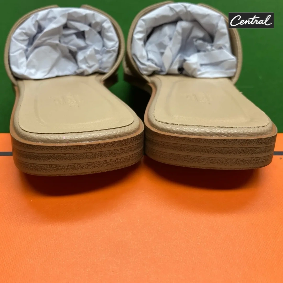 Hermès Oran Sandal - Khaki