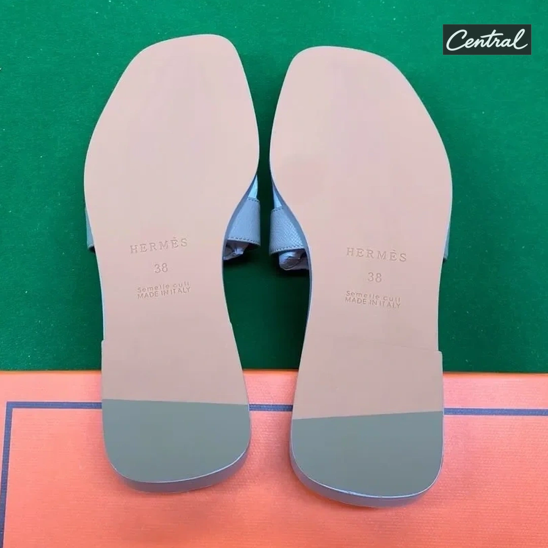 Hermès Oran Sandal - Rhino Gray