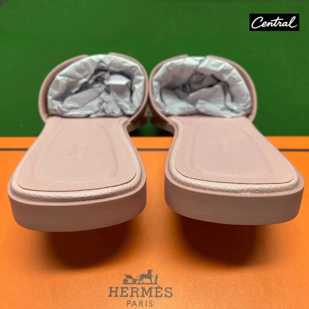 Hermès Oran Sandal - Palm print light pink