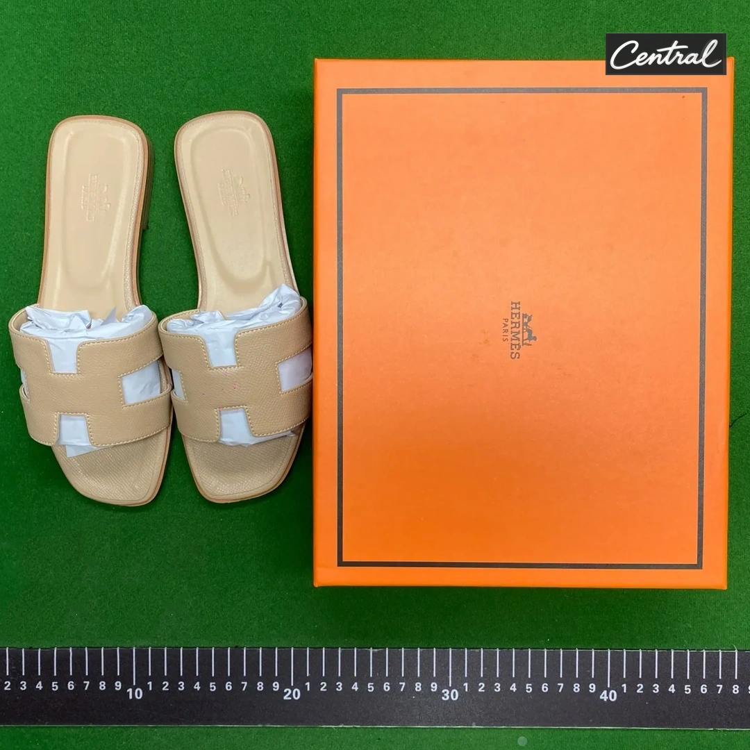 Hermès Oran Sandal - Khaki