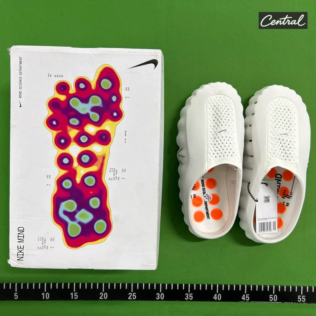 Nike Mind 001 Pregame Mules - White orange bottom