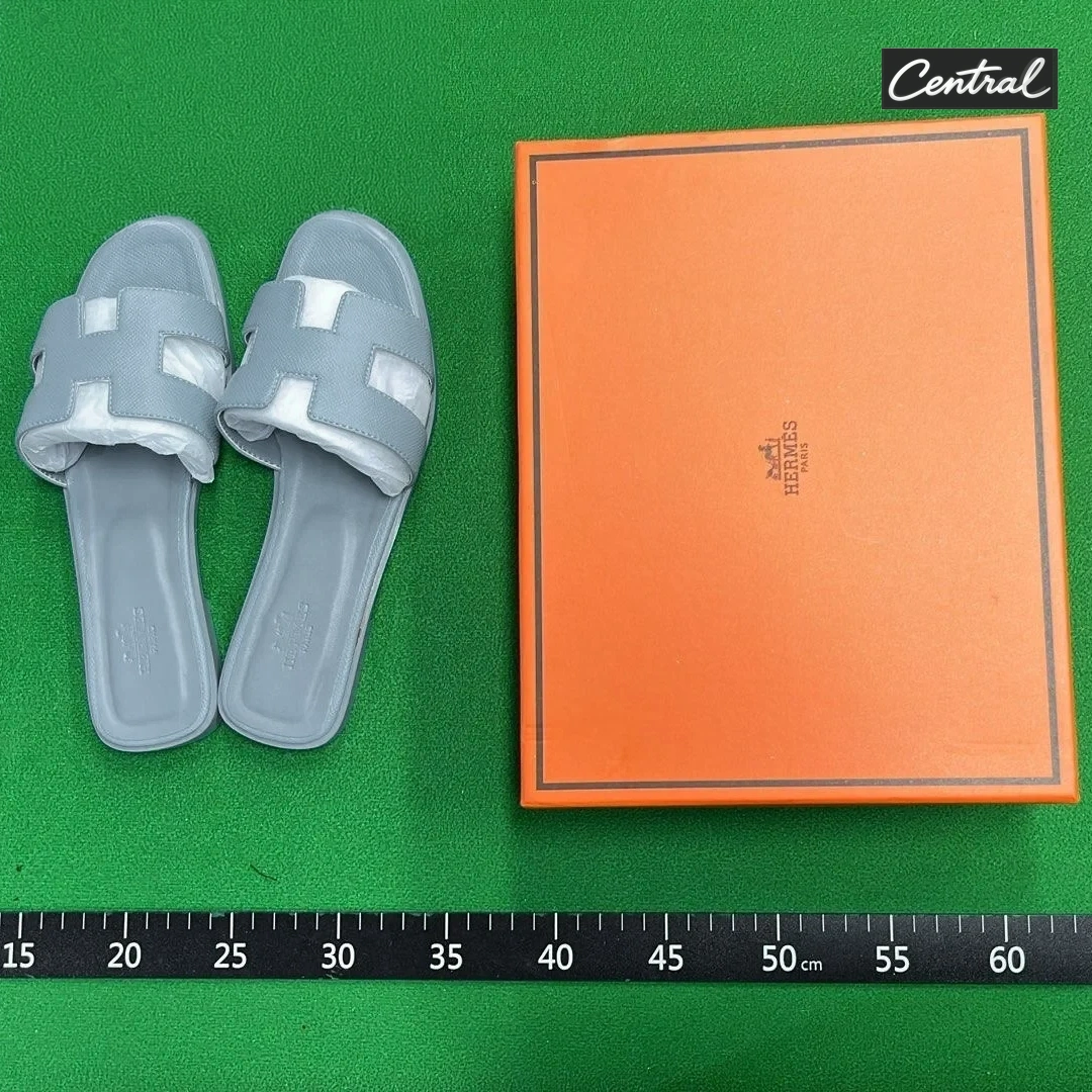 Hermès Oran Sandal - linen blue