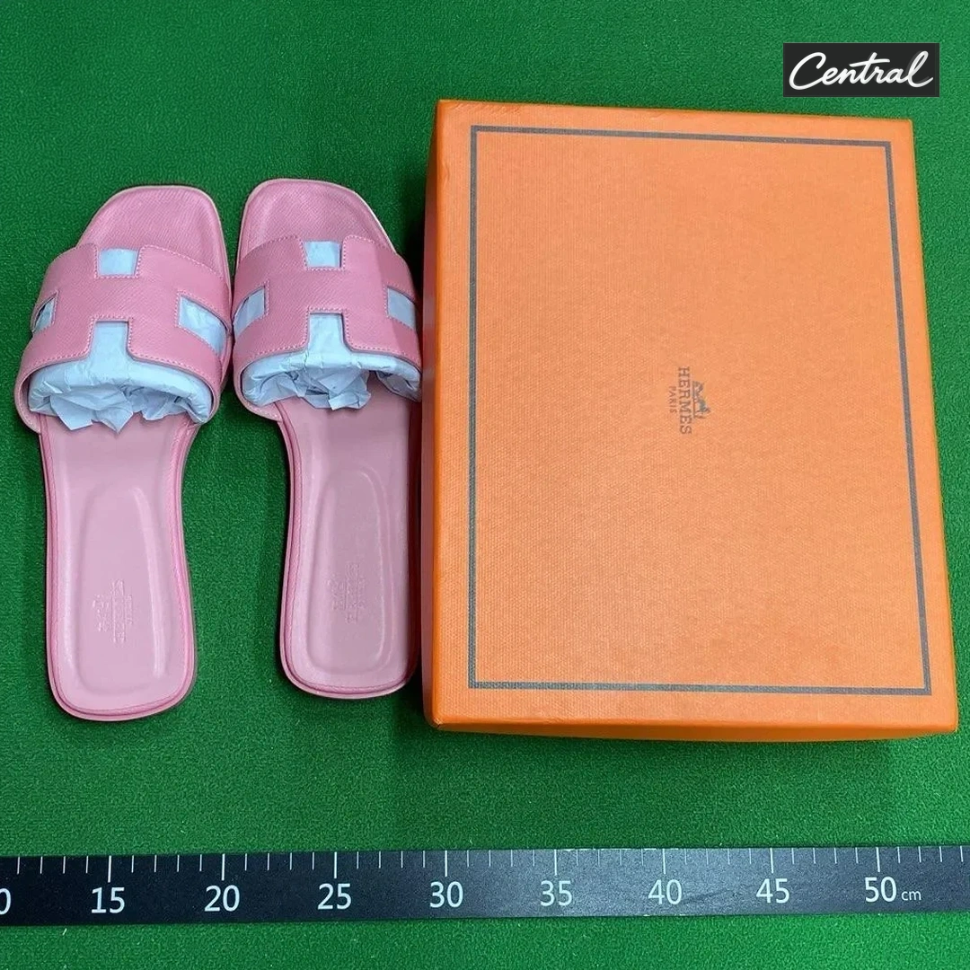 Hermès Oran Sandal - milkshake powder