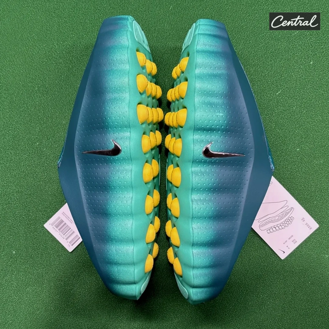 Nike Mind 001 Pregame Mules - blue green