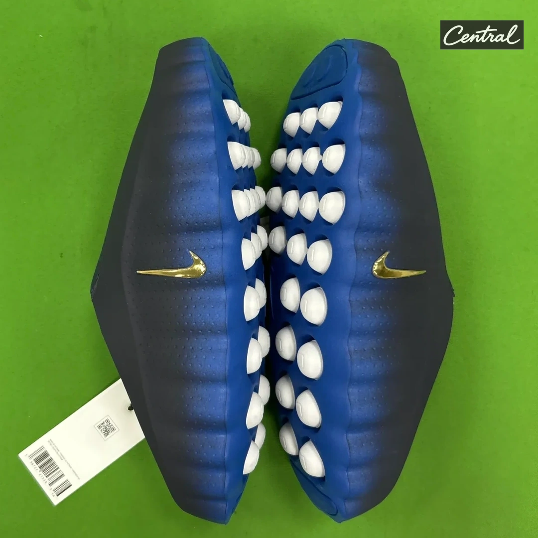 Nike Mind 001 Pregame Mules - Black and blue