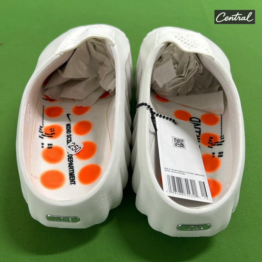 Nike Mind 001 Pregame Mules - White orange bottom