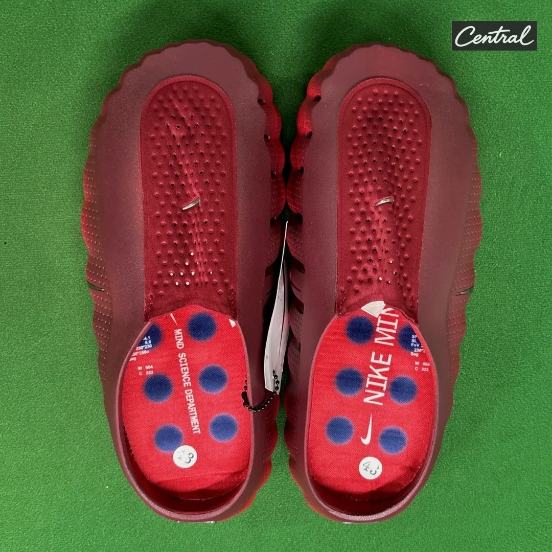 Nike Mind 001 Pregame Mules - deep red