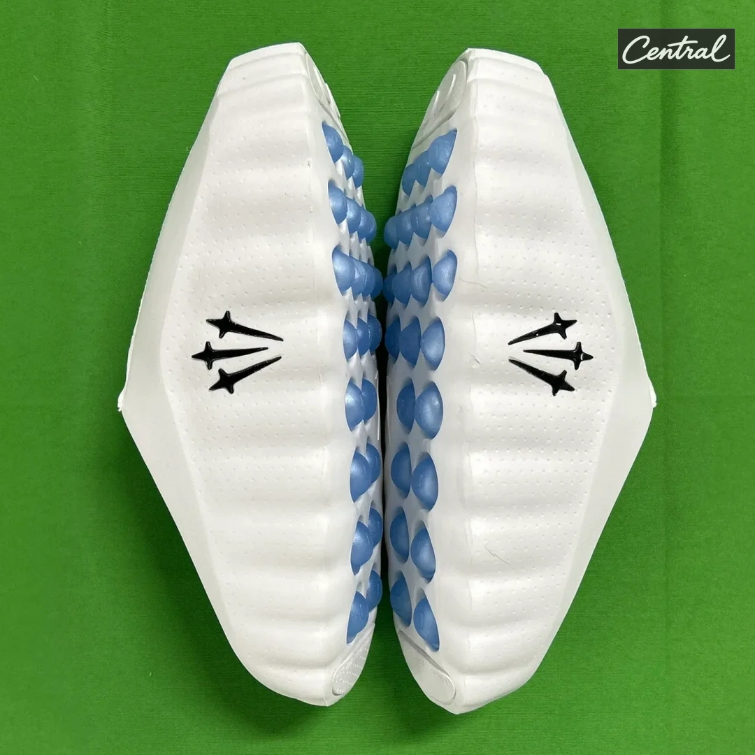 Nike Mind 001 Pregame Mules - White blue background