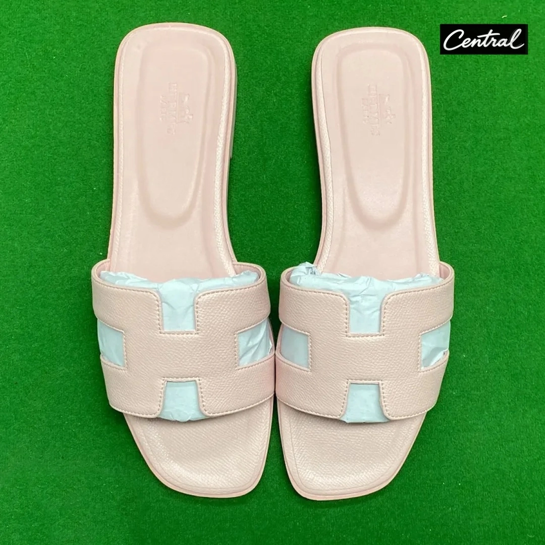 Hermès Oran Sandal - Palm print light pink