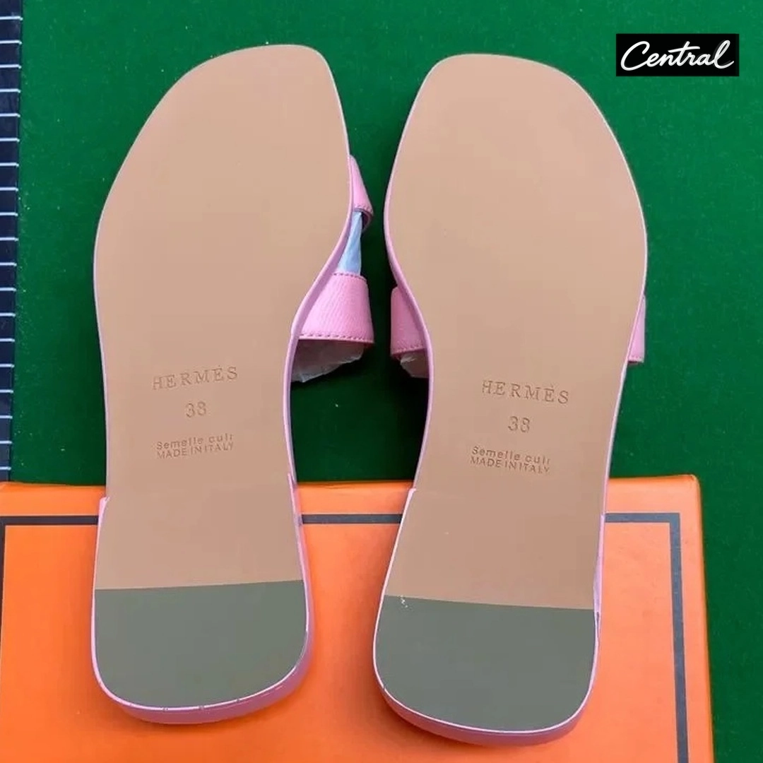 Hermès Oran Sandal - milkshake powder