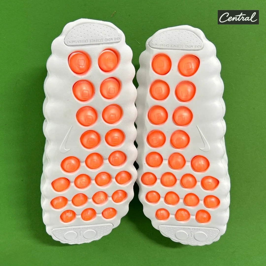Nike Mind 001 Pregame Mules - White orange bottom