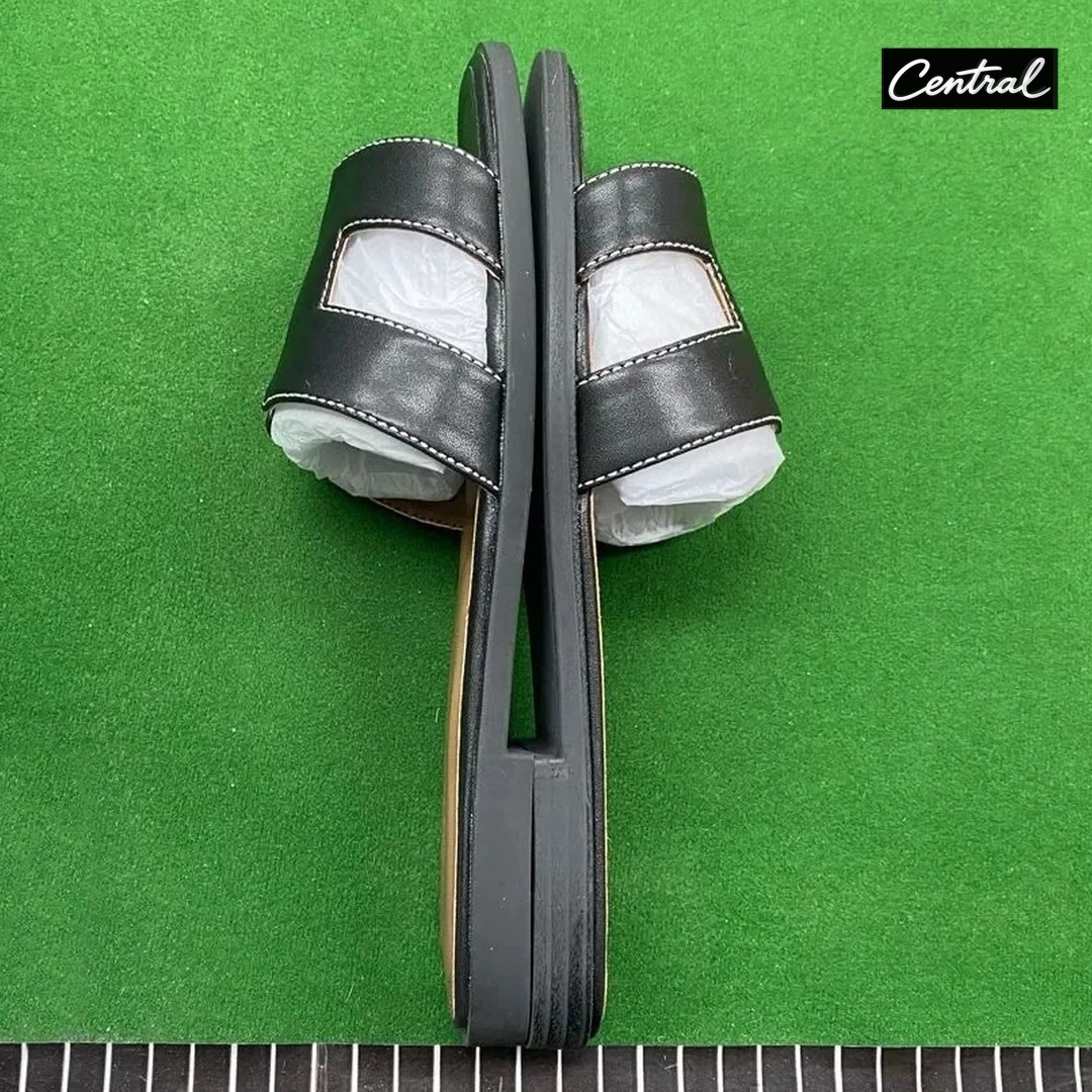 Hermès Oran Sandal - Sheep pattern classic black
