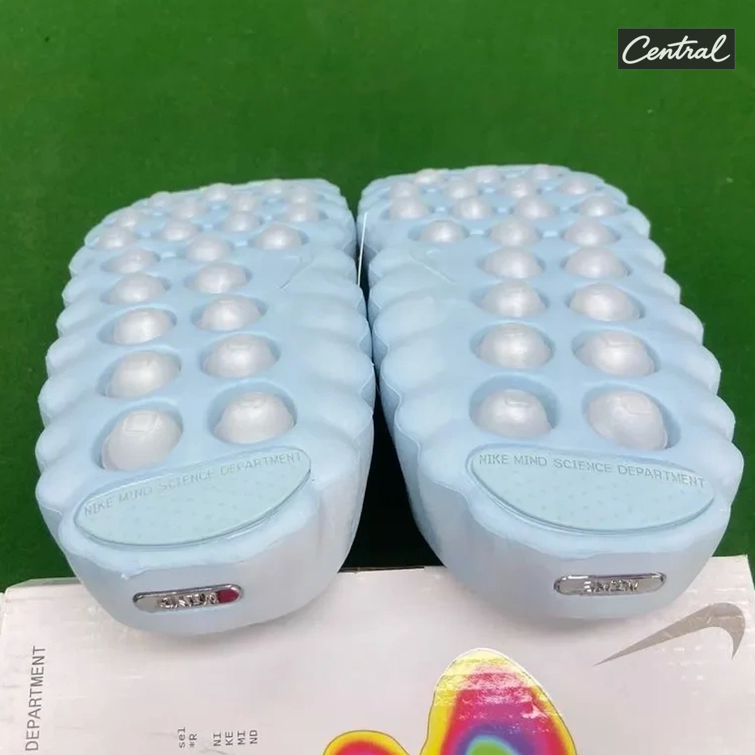 Nike Mind 001 Pregame Mules - Blue white background
