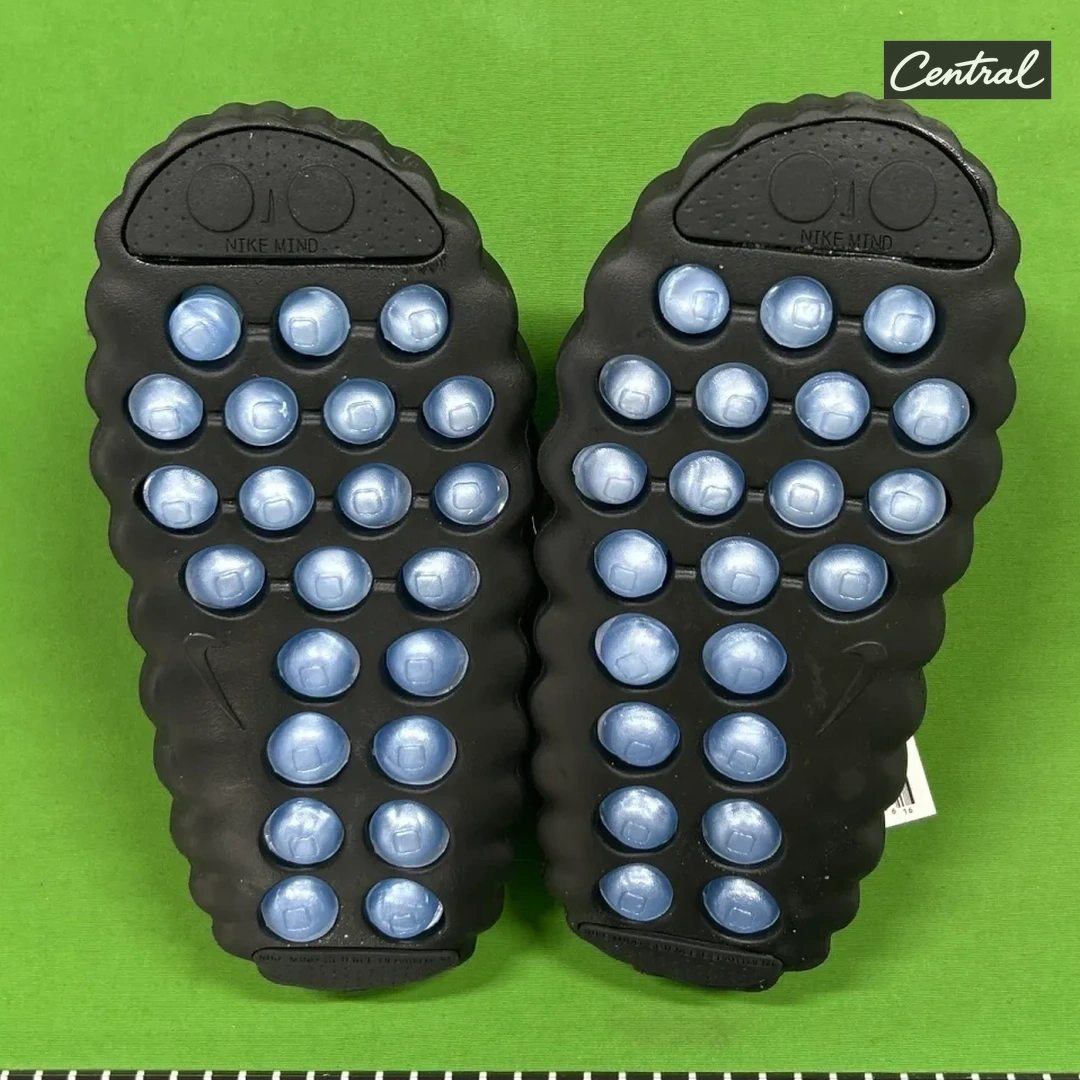 Nike Mind 001 Pregame Mules - Black blue background