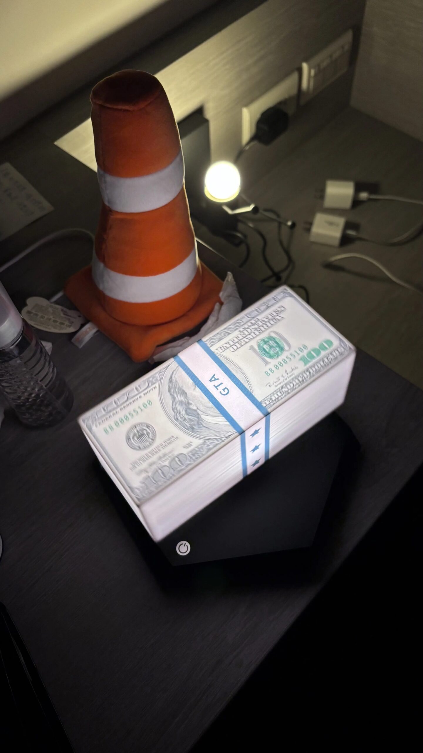 GTA Floating Light Lamp
